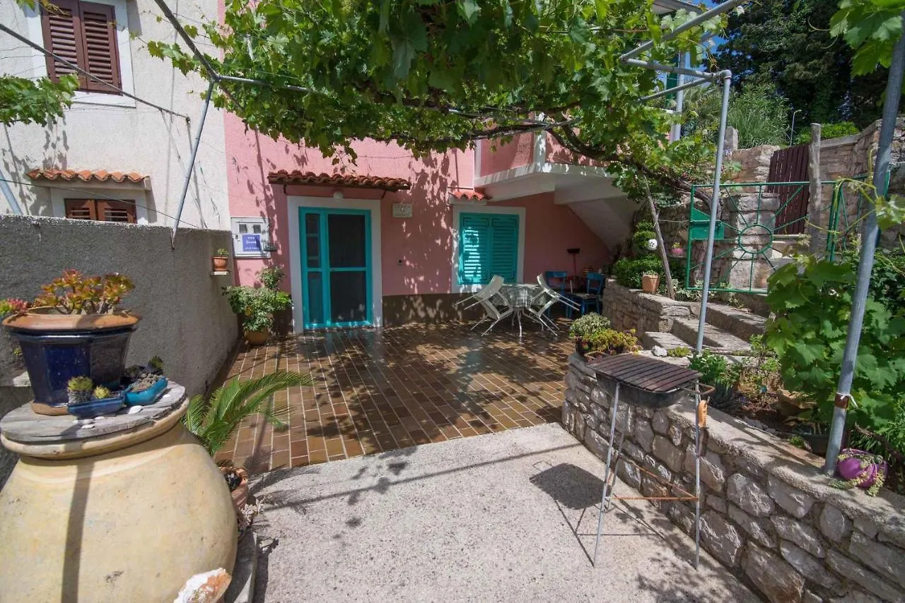 Apartments In Veli Losinj 33624 0*,