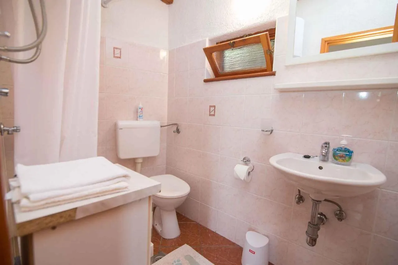 Apartments In Veli Losinj 33624